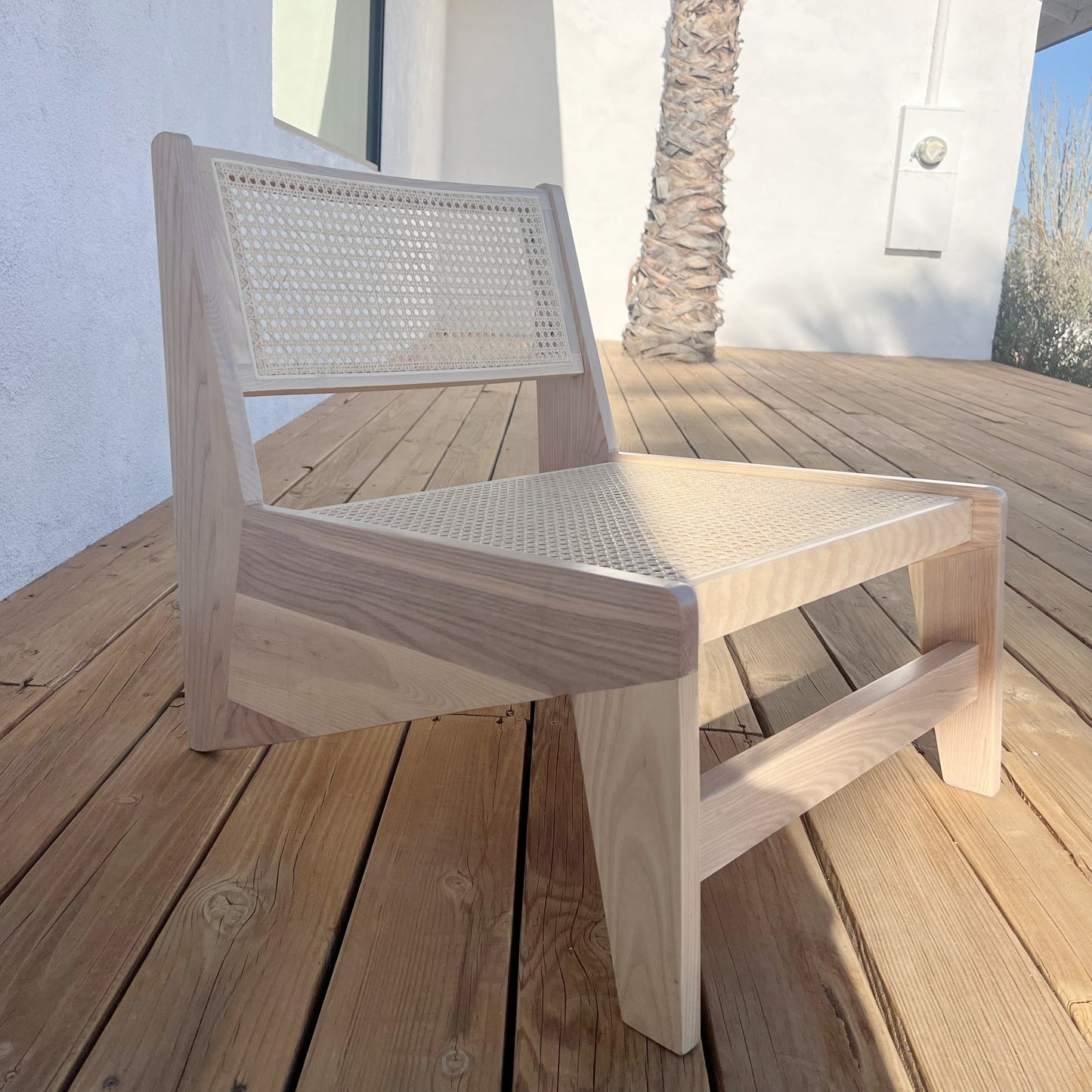 Violet Lounge Rattan Chair Solid Ash Wood Palm White